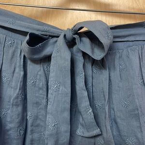 NWT Old Navy midi skirt. Blue with flower embroidery. Slip and bow. Size Medium.